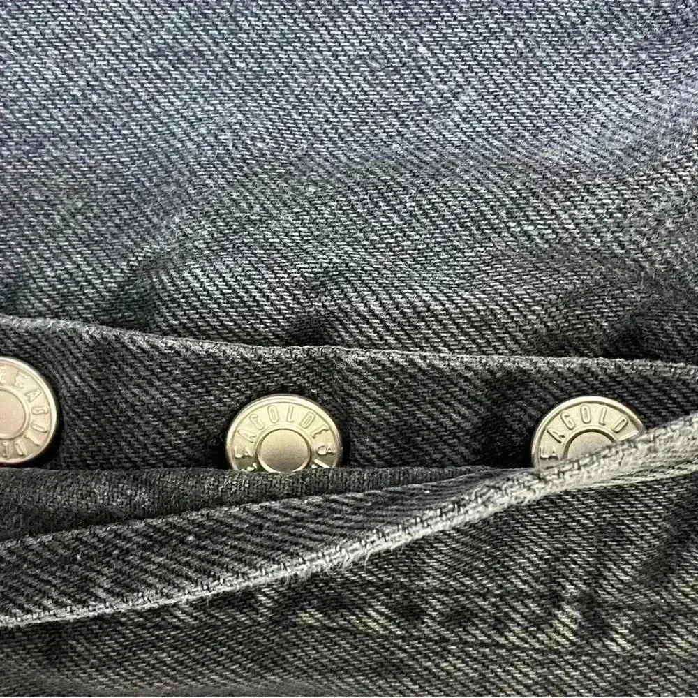 AGOLDE Parker Black  distressed shorts 32 Intentional distressing button fly - Picture 6 of 6